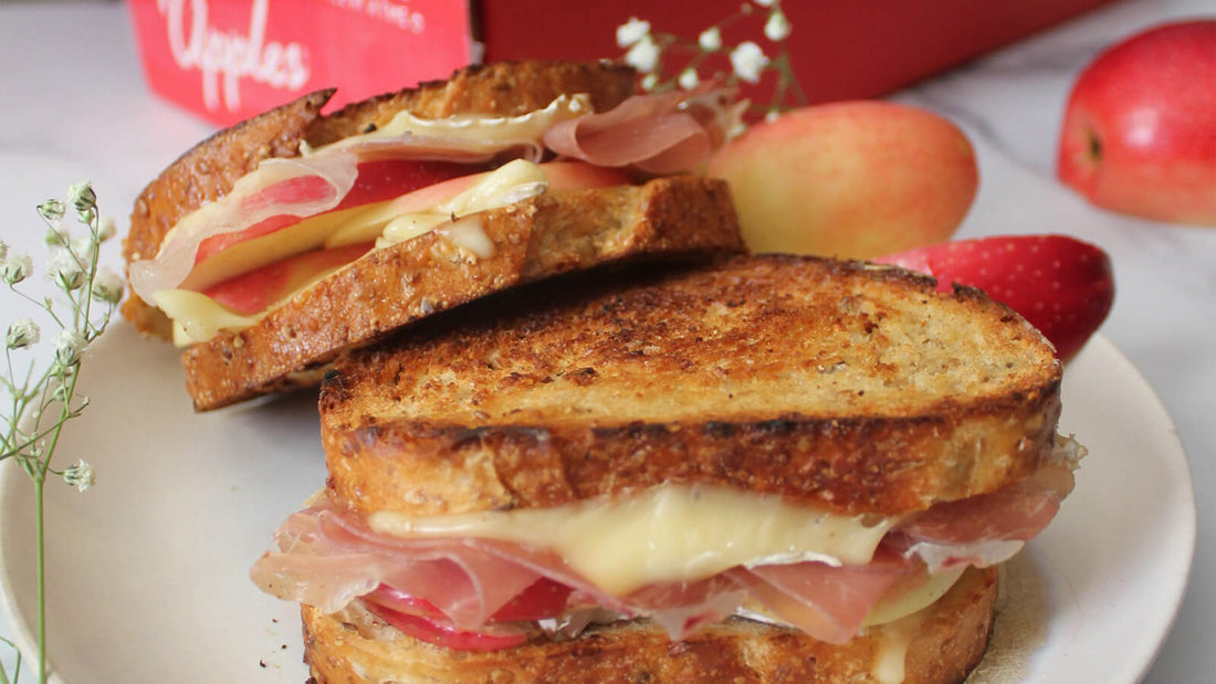 Apple, Brie & Prosciutto Grilled Cheese