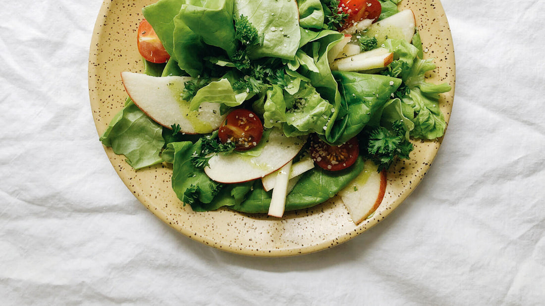 Green Salad with Sliced Apples